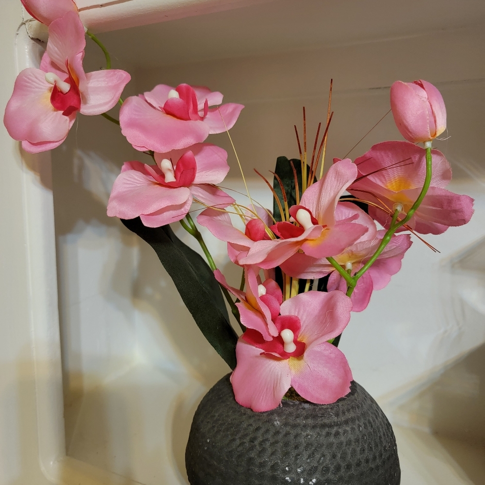 Artificial flowers with pot